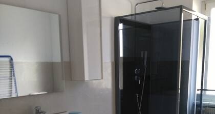 Apartment in house, from 2 to 4 people, 2 bedrooms, garden.