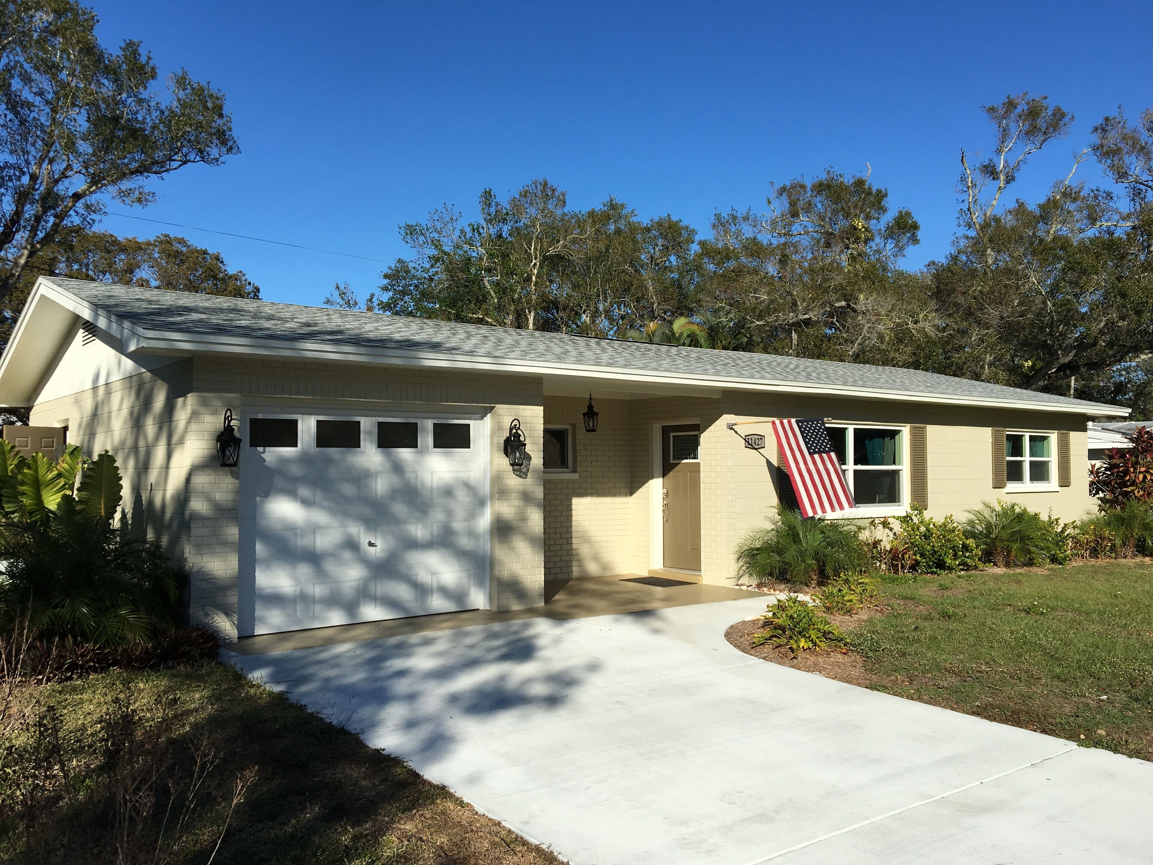 Cozy 2BR/2BR, pool, jacuzzi, 10 minutes to beaches