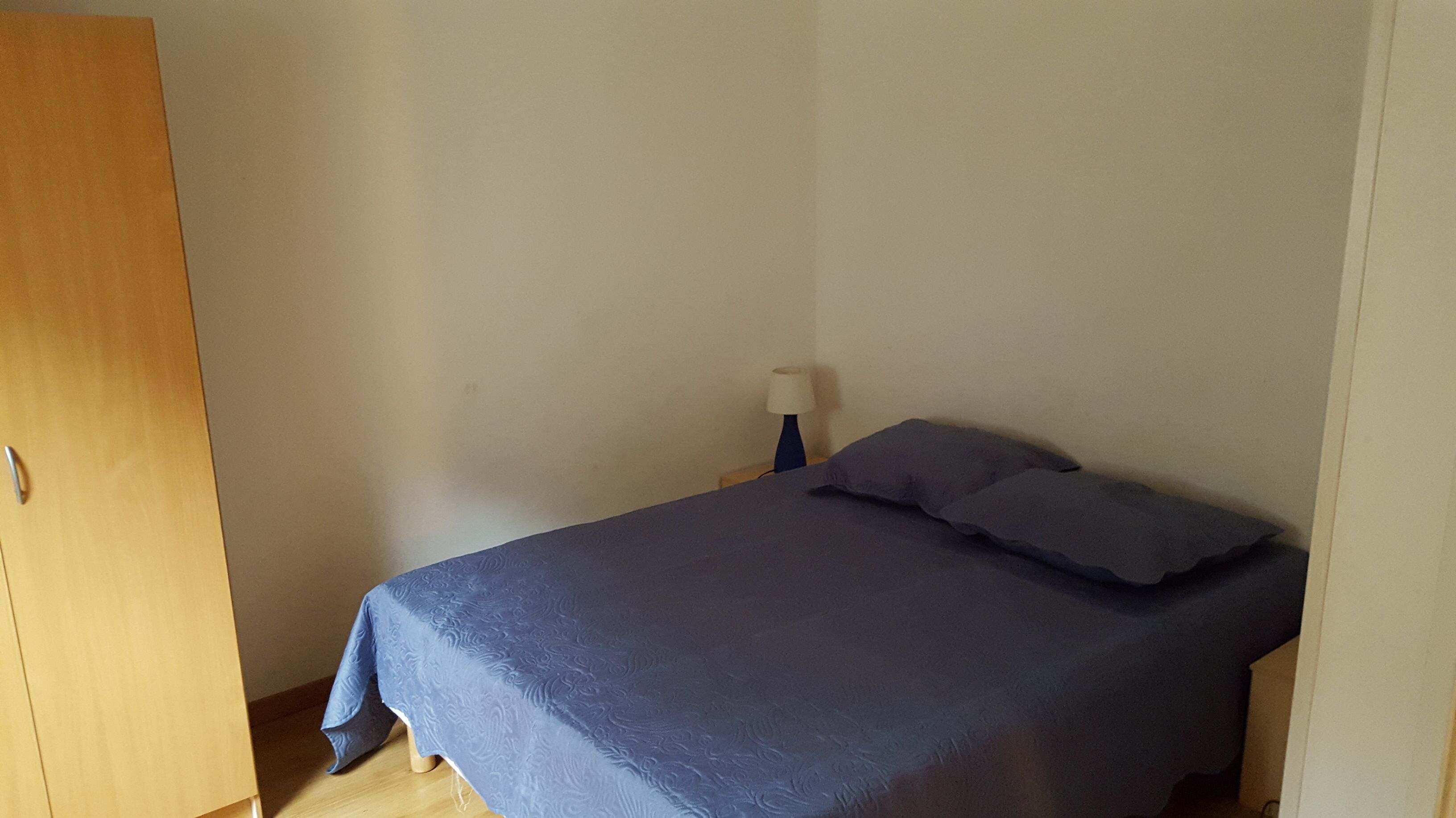 4 slaapkamers, een strijkplank/strijkijzer, gratis wifi