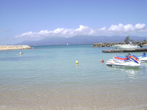 Duplex apartment sea and mountains view well located at the heart of Guadeloupe