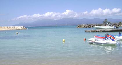 Duplex apartment sea and mountains view well located at the heart of Guadeloupe