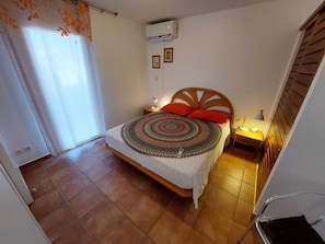 2 camere, una scrivania, ferro/asse da stiro, Wi-Fi gratuito