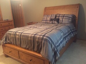 3 bedrooms, iron/ironing board, travel crib, free WiFi