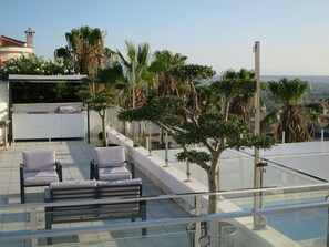 المنطقة المحيطة بالمنشأة