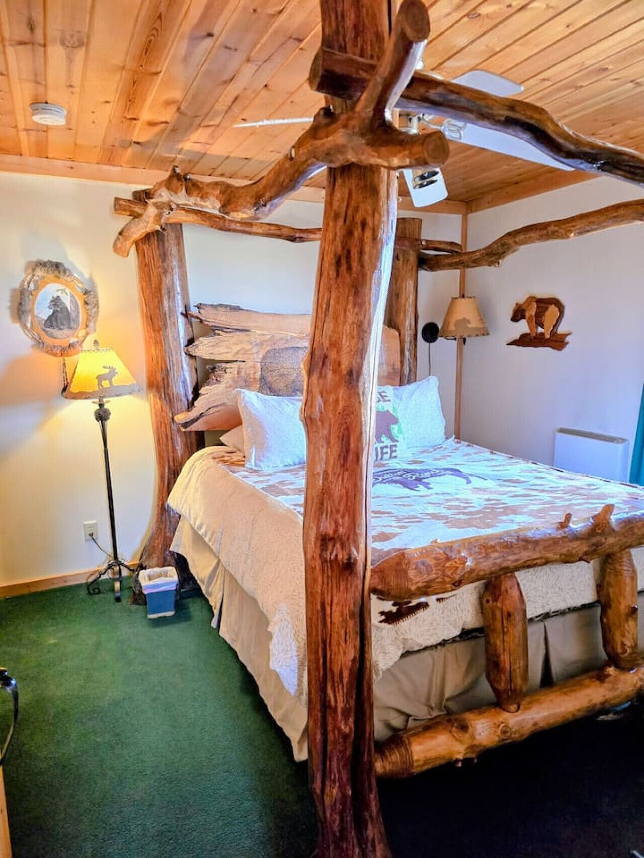 1 Schlafzimmer, Schreibtisch, Bügeleisen/Bügelbrett, Reisekinderbett