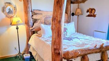 1 Schlafzimmer, Schreibtisch, Bügeleisen/Bügelbrett, Reisekinderbett