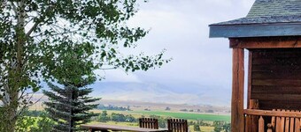 Elk Ridge cabin with great views near Yellowstone