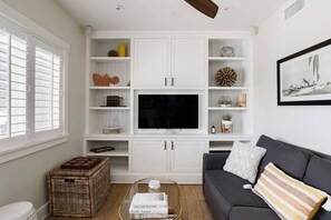 TV - Playa One Bedroom (3) (Carpinteria)