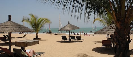 靠近海滩