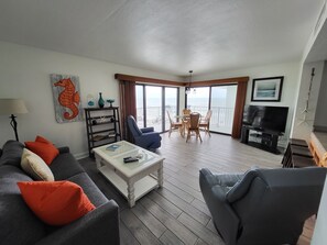 Smart-TV, DVD-Player, Bücher