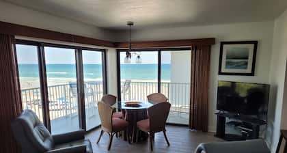 TOP FLOOR - Spektakuläre Aussicht auf das Meer, Schritte zum Strand, Pool, Restaurants.