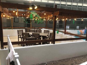 Outdoor dining - Rates just reduced 150 per night summer rate! Clean condo-sandy beach (Myrtle Beach)