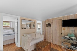 2 makuuhuonetta, silitysrauta/-lauta, Wi-Fi, vuodevaatteet