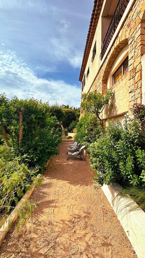 Jardines del alojamiento