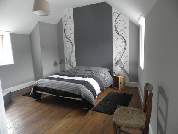 2 habitaciones, tabla de planchar con plancha y wifi gratis 
