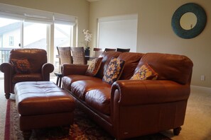 Smart TV, fireplace, video games, DVD player