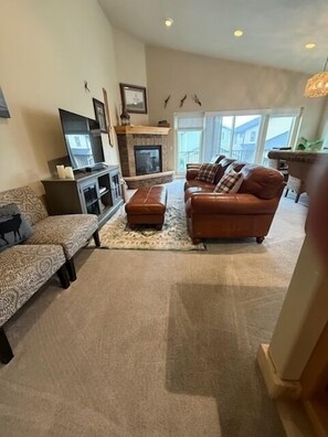 Smart TV, fireplace, video games, DVD player