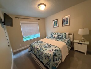 3 bedrooms, desk, iron/ironing board, free WiFi