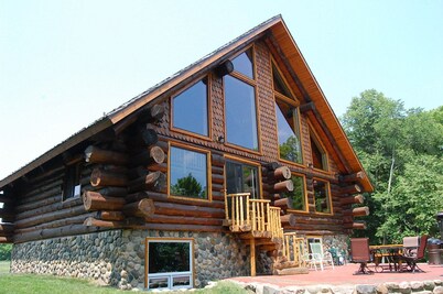 Luxurious Rustic Cabin Getaway on Loon Lake.  