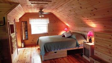 2 bedrooms, desk, free WiFi, bed sheets