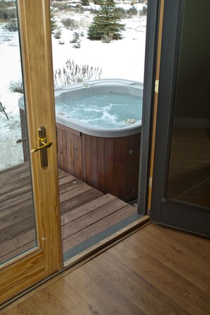 Bain à remous extérieur