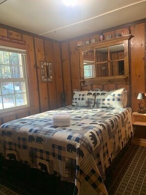 4 bedrooms, iron/ironing board, free WiFi, bed sheets