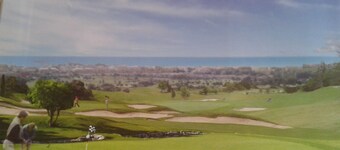 Hus til 6 pers. meget tæt på havet og butikker