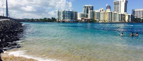 Beach nearby, sun loungers, beach towels