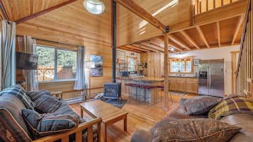 Smart TV, fireplace, DVD player, books