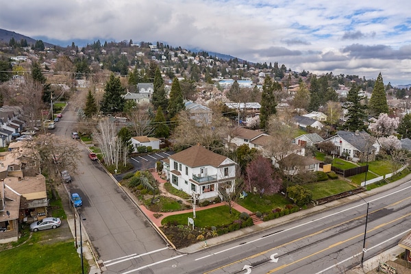 Abigail's Two Bedroom Self Catering Vacation Cottage - location