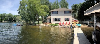 Lakefront Family Getaway! Pontoon Rentals-Kayak-Pedal Boat-Fire Pit-Sandy Beach