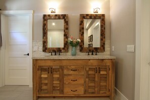 Interior - Wooded Restful Retreat, with broad scenic views, outdoor dining (Healdsburg)