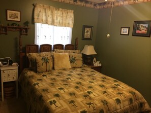 2 bedrooms, iron/ironing board, WiFi