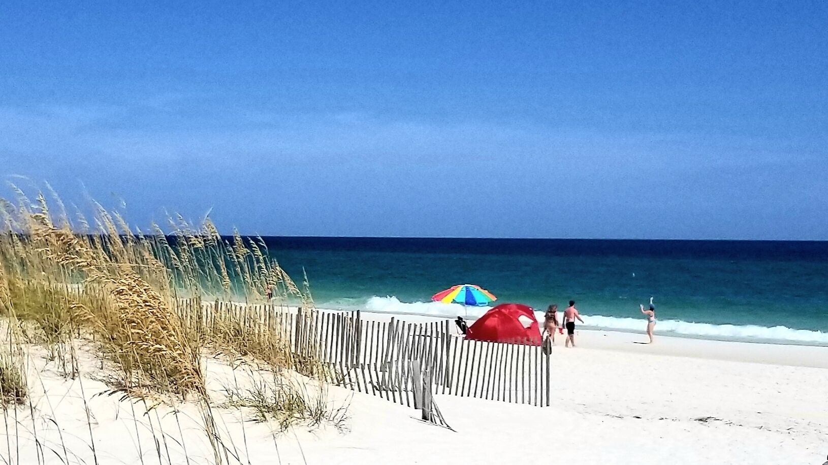 In Strandnähe, Liegestühle, Strandtücher