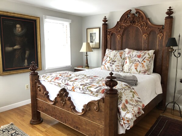 4 bedrooms, desk, iron/ironing board, free WiFi