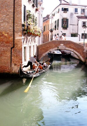 Luokittelematon kuva, 3 kautta 19, painike