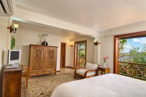 2 Schlafzimmer, Schreibtisch, Bügeleisen/Bügelbrett, Reisekinderbett