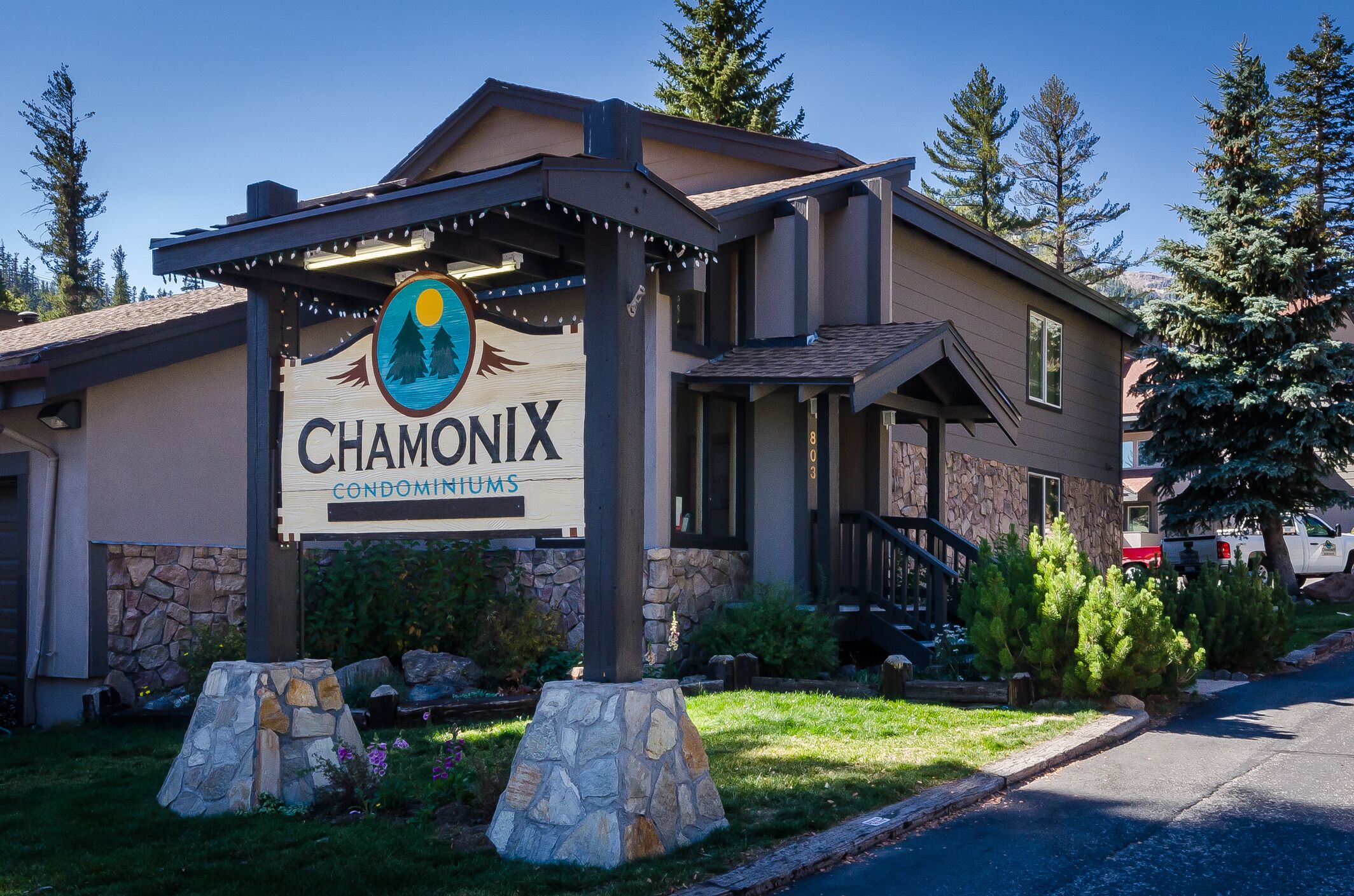 Beautiful 2 Bedroom Condo