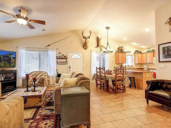 Smart TV, fireplace, DVD player