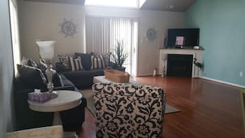 Smart TV, fireplace, DVD player