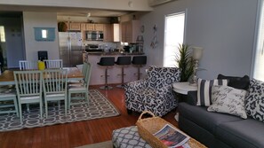 Smart-TV, Kamin, DVD-Player