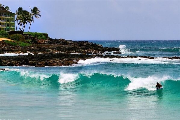 Plage, chaises longues, serviettes de plage