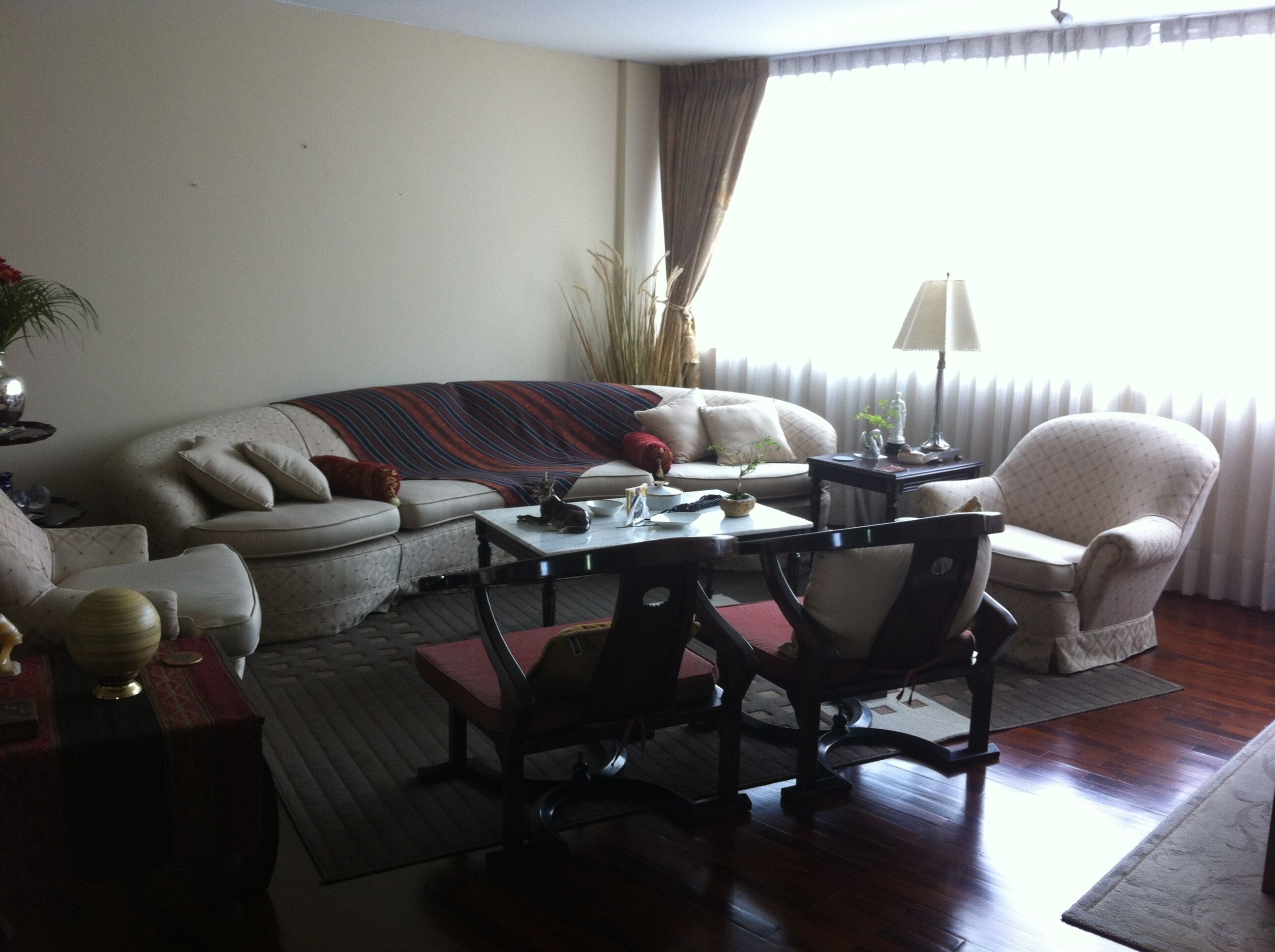 Televisión, reproductor de DVD, estéreo