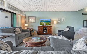 TV - 2BR/2BA Amazing Views/Perfect Location/Book Now! (St Thomas)