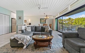 TV - 2BR/2BA Amazing Views/Perfect Location/Book Now! (St Thomas)