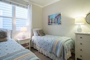 3 bedrooms, desk, iron/ironing board, travel crib