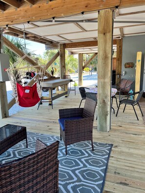 Outdoor dining - Island paradise right off the west coast of Florida! Beautiful barrier lsland!!! (Placida)