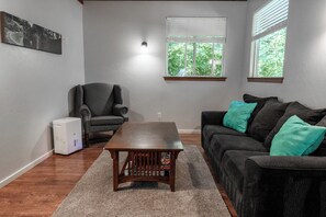 Living area - Newly built deluxe cabins, in a private redwood setting near the Smith River (Hiouchi)