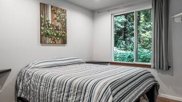 2 bedrooms, bed sheets