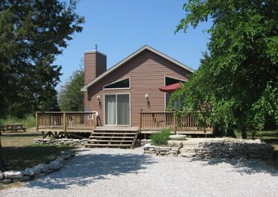 Cedar Cottage - Kelleys Island (Lake Erie) Vacation Retreat